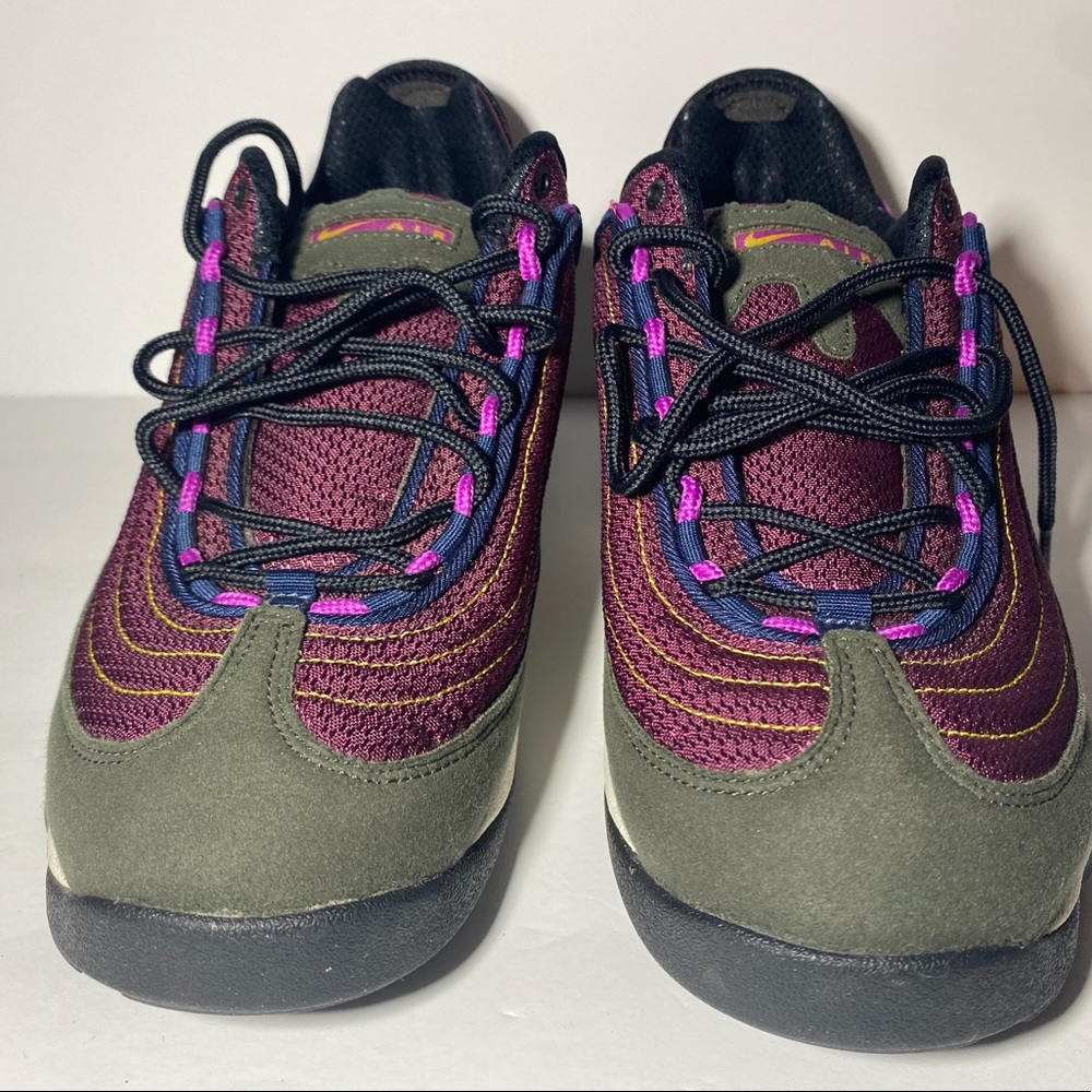 Nike Air Skarn Trail Hiking Sneakers Size 8.5 Sequoia / Vivid Purple